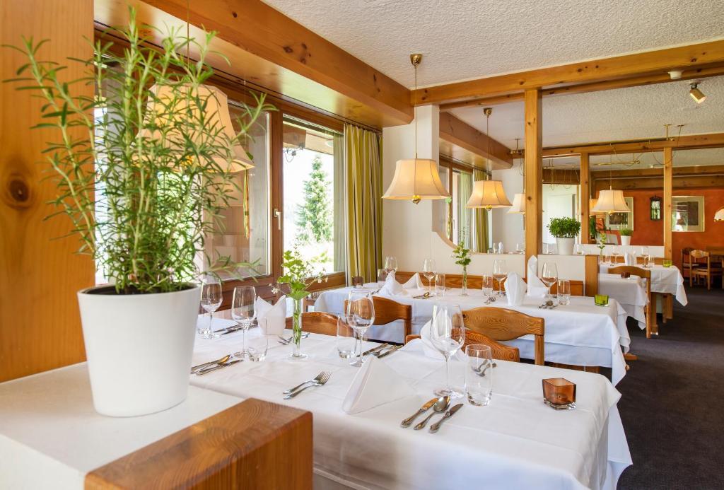 T3 Hotel Mira Val Флімс Екстер'єр фото